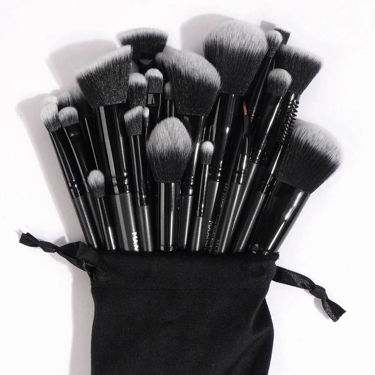 🌸 30pcs Professional Makeup Brush Set with Bag - Flawless Foundation, Concealers, Eye Shadows.