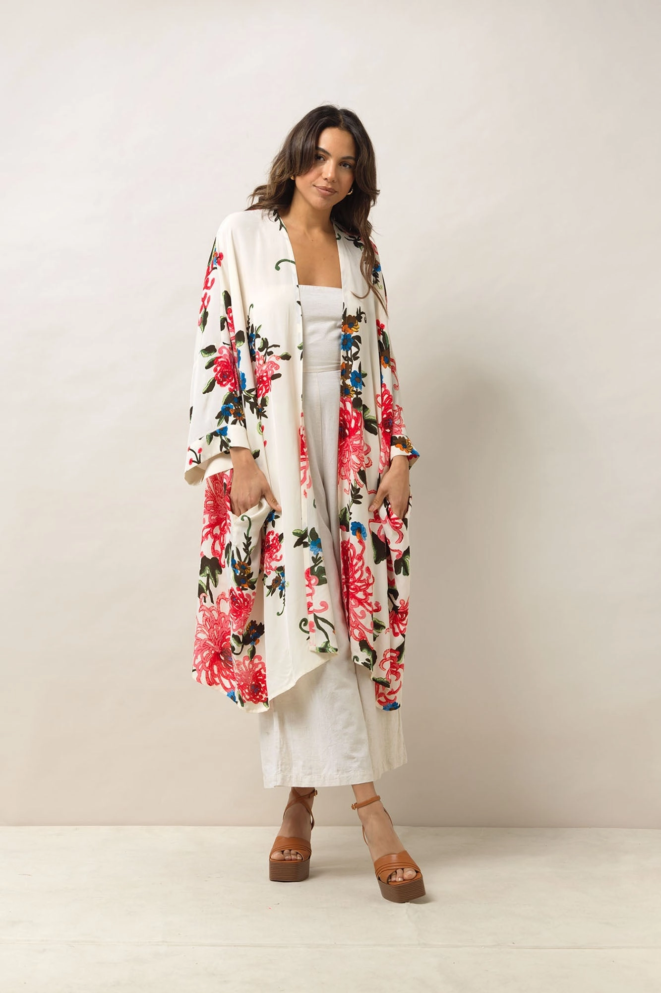Chrysanthemum Ecru Grande Kimono