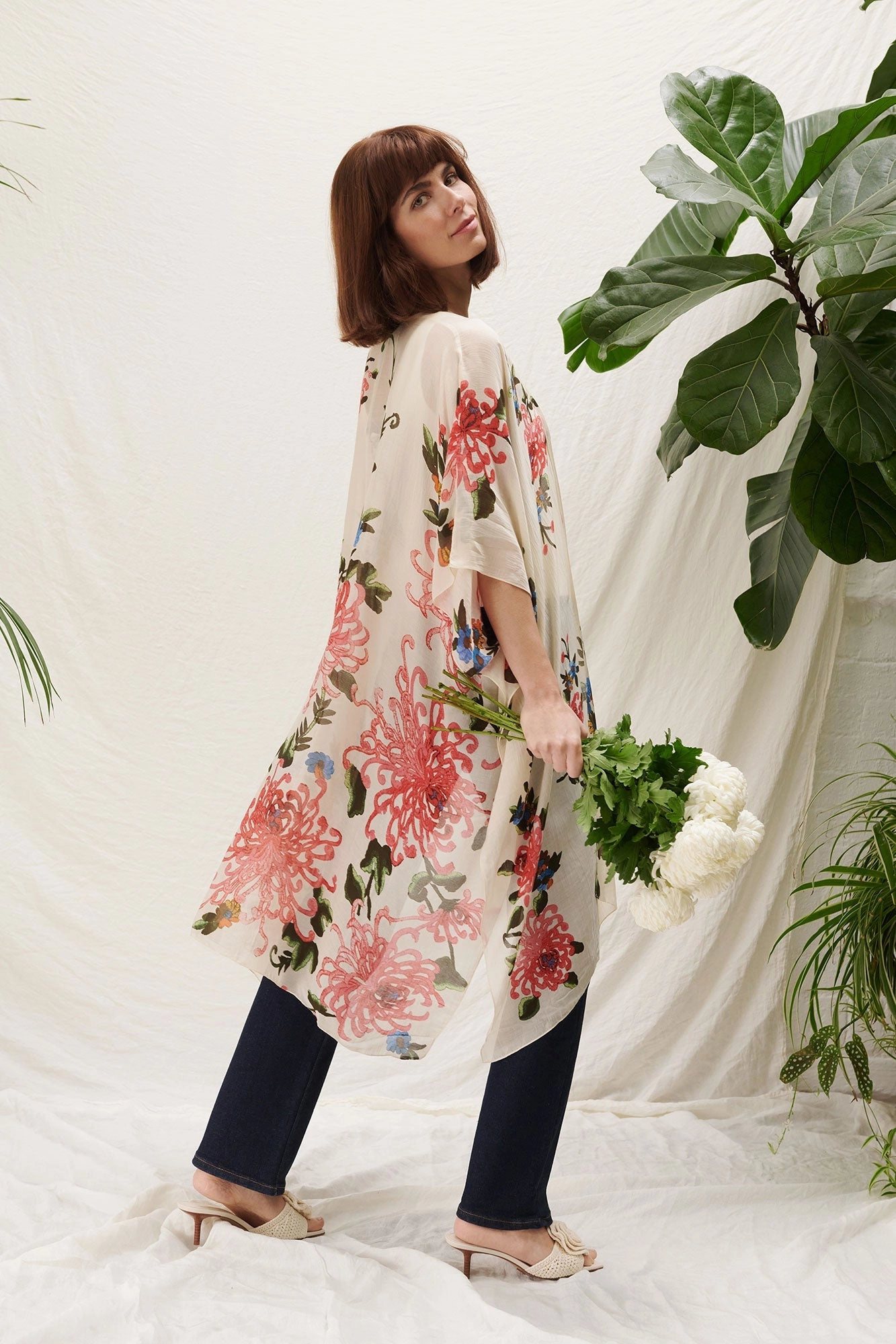 Chrysanthemum Ecru Throwover