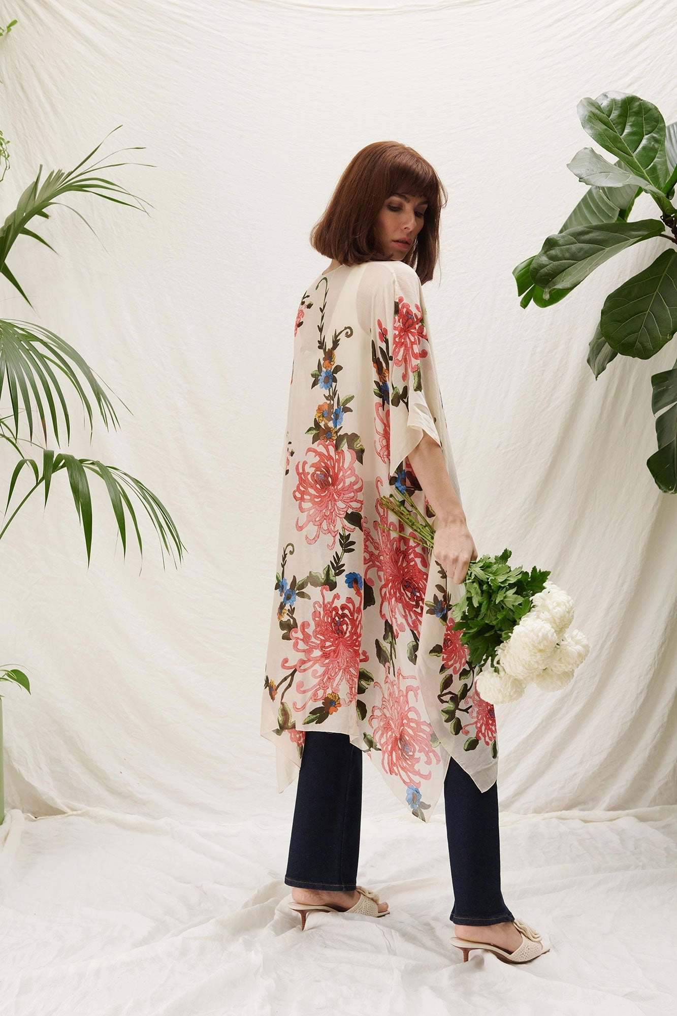 Chrysanthemum Ecru Throwover