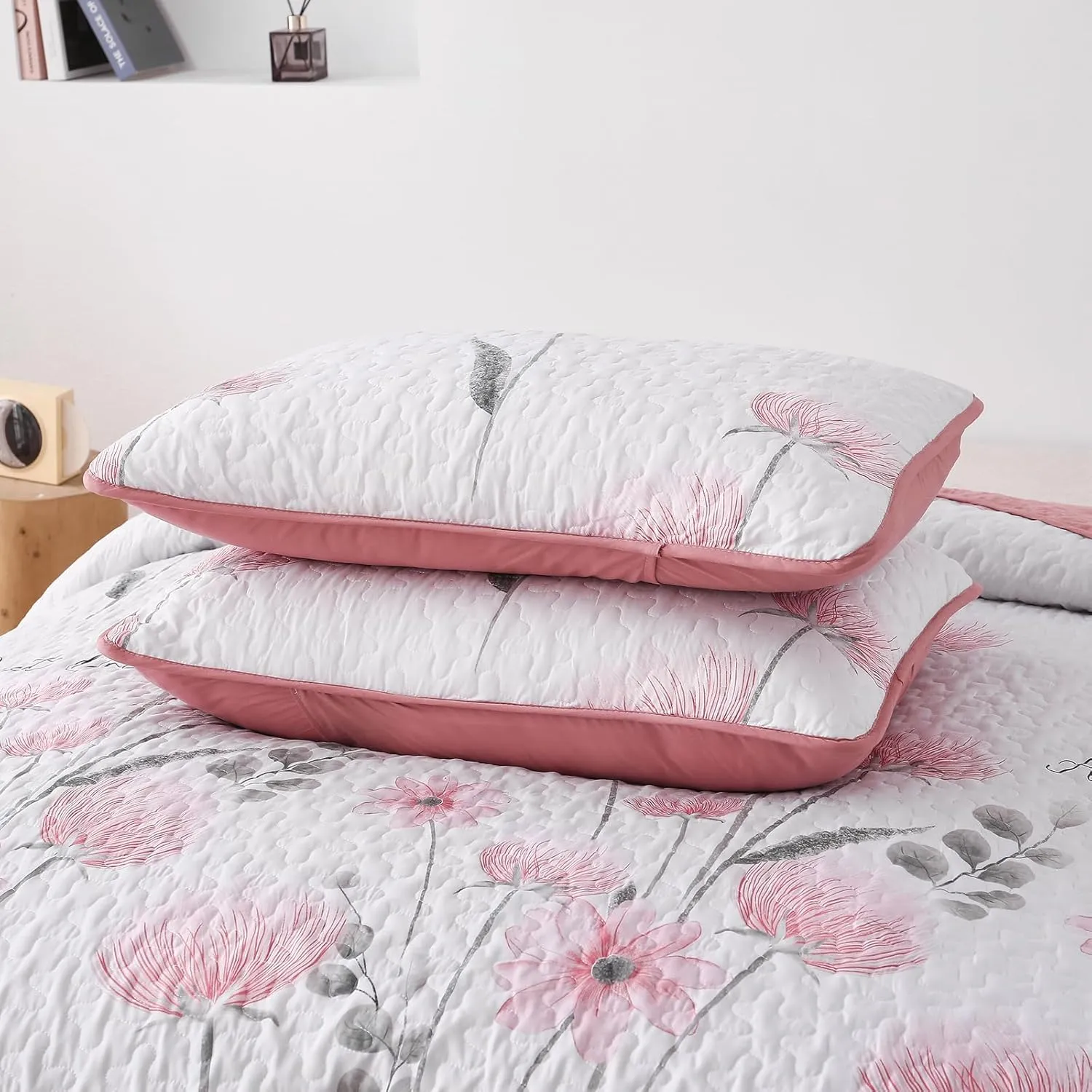 Dinjoy Floral Quilt Set Queen,Pink Bedspread Full/Queen Size 3 Pieces Lightweight Farmhouse Bedding Set Cute Quilts Soft Flower Bedspreads White Coverlet Sets for Girls Women Spring