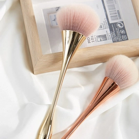 Fluffy Blush Powder Makeup Brush