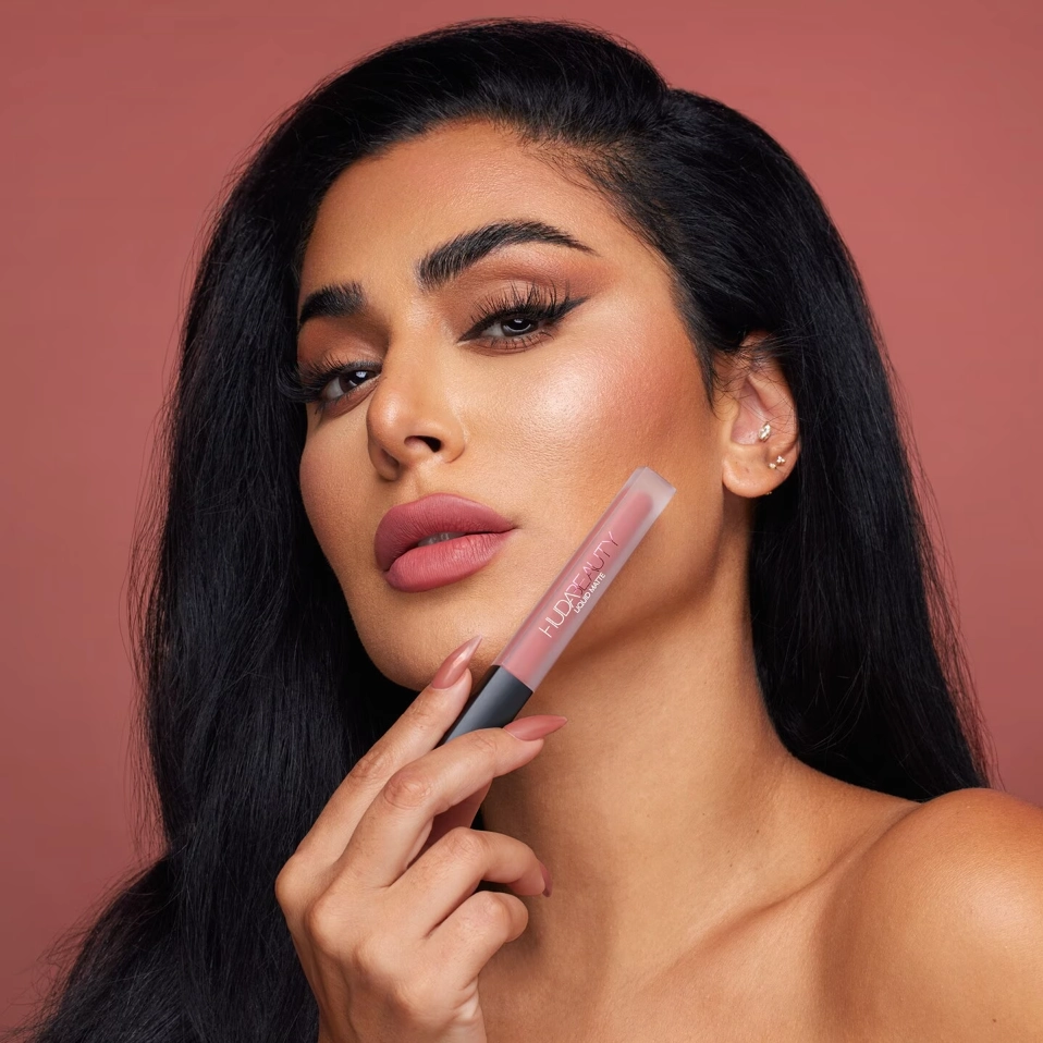 HUDA BEAUTY - Legit Bombshell Makeup set