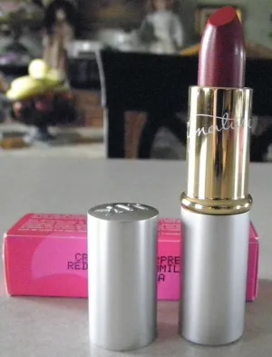 Mary Kay Signature Creme Lipstick (Crimson)