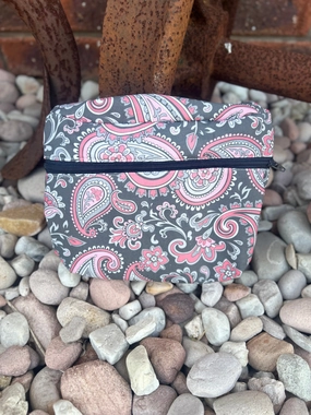 Saddle sack- pink paisley