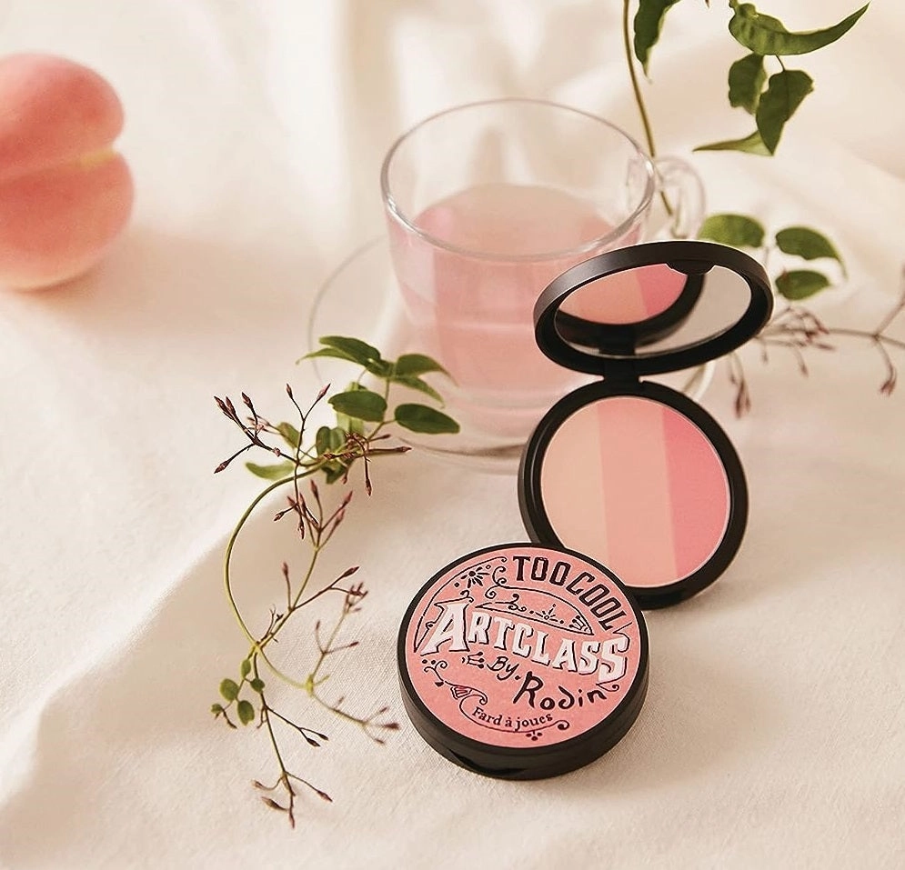 TOO COOL FOR SCHOOL Artclass by Rodin Blusher 9.5g #1 Peach
